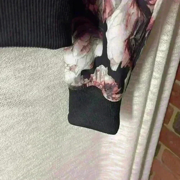 Victoria’s Secret Victoria Sport Floral Design Size Medium - Picture 15 of 15